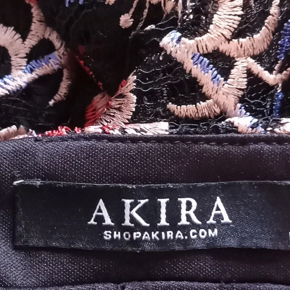 AKIRA High Waisted Embroidered Floral Print Shorts - Picture 7 of 9